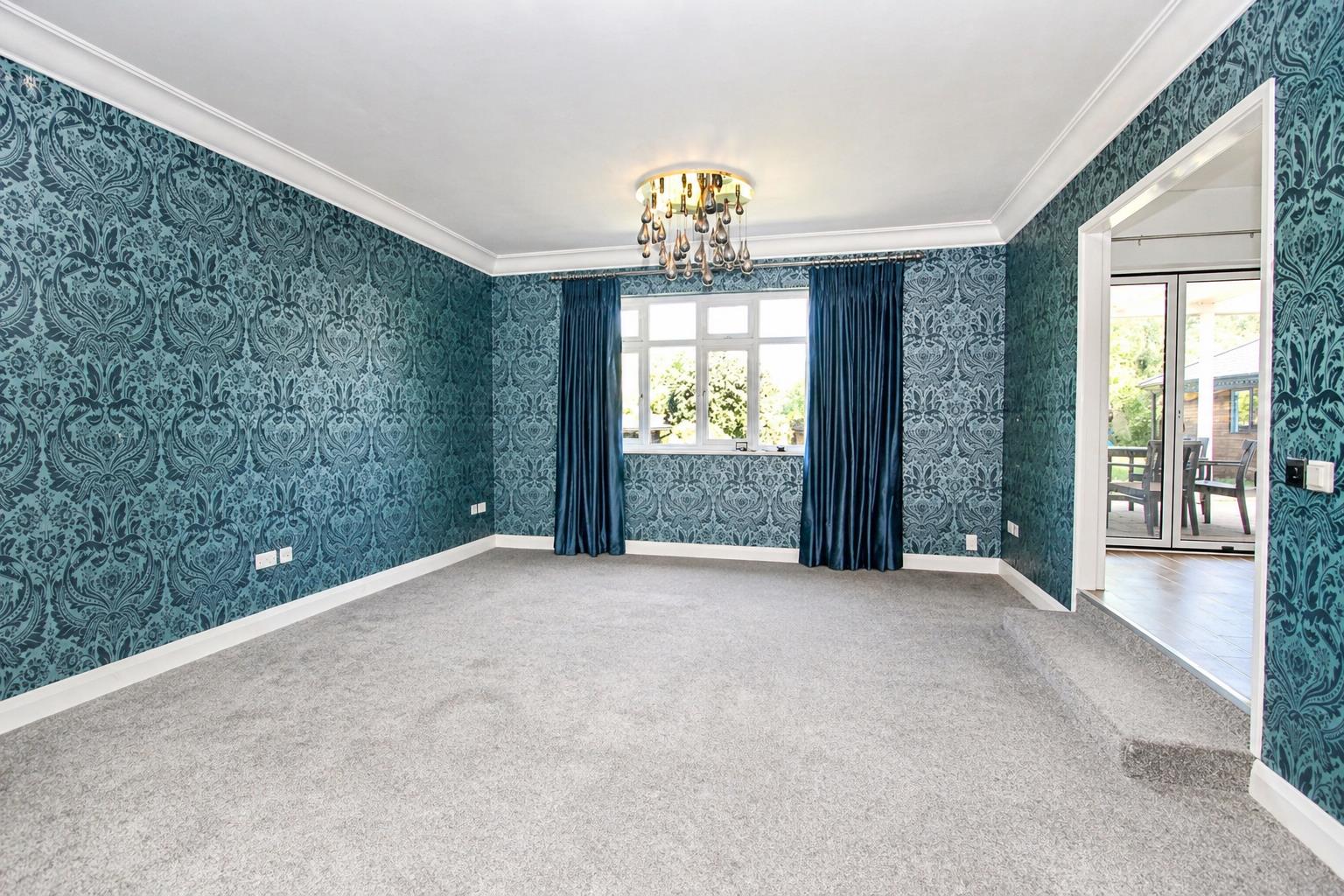 Roundwood Way, Banstead